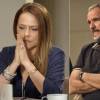 Lili (Vivianne Pasmanter) discute com Germano (Humberto Martins) por causa da prisão de Fabinho (Daniel Blanco), na novela 'Totalmente Demais'