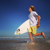 Surfista, Pedro compartilha os momentos na praia. 'That's my way home' ('Esse é meu caminho para casa')