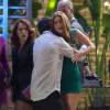 Dopado, Jonatas (Felipe Simas) agarra Eliza (Marina Ruy Barbosa) a festa, na novela 'Totalmente Demais'