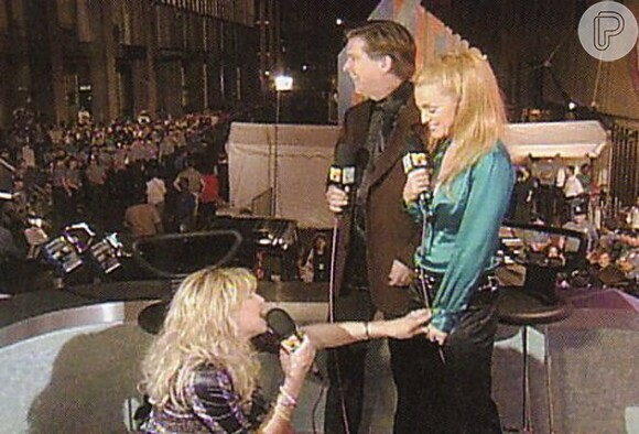 Durante o pós-show do VMA 1995, Madonna estava dando uma entrevista quando Courtney Love começou a jogar itens de sua bolsa de maquiagem na popstar. Depois, a viúva de Kurt Cobain interrompeu a entrevista e começou a falar sobre drogas, até que Madonna se irritou e saiu