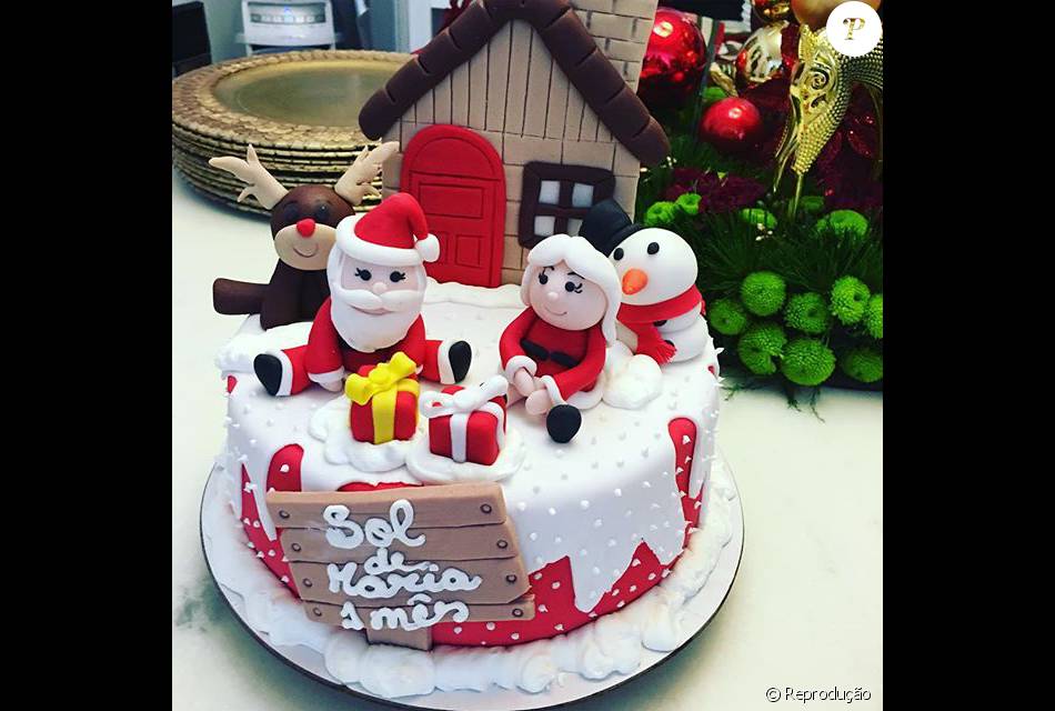 Sol De Maria Ganhou Um Bolo Em Clima Natalino Ja Que Completa Um Mes De Vida Na Vespera Do Natal Purepeople Em um bolo de milho cremoso ou em um bolo de milho de liquidificador, não vale aquela regra de espetar um palito.