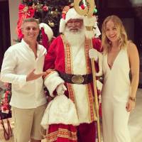 Luciano Huck e Angélica posam com Papai Noel. Veja fotos do Natal dos famosos!