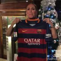 Neymar presenteia Susana Vieira com camisa autografada do Barcelona:'Diva da TV'