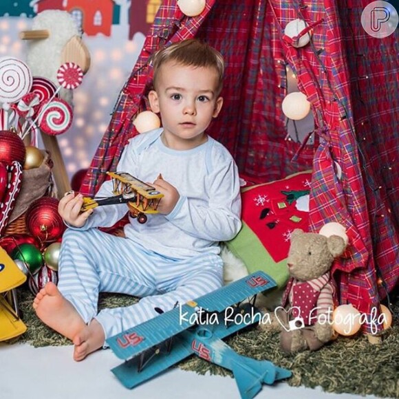 Ana Hickmann compartilhou foto do filho, Alexandre Jr., em ensaio de Natal