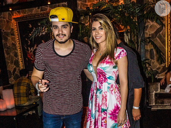 Luan Santana e Jade Magalhães se divertiram na boate Posh Clube em Jurerê Internacional, Florianópolis, após o show do cantor em Florianópolis