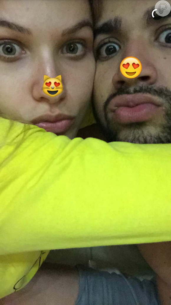Gusttavo Lima postou foto fofa com Andressa Suíta em seu Snapchat