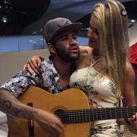 Gusttavo Lima canta música romântica para Andressa Suita em seu iate. Vídeo!