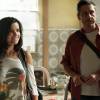 Em 'A Regra do Jogo', Tóia (Vanessa Giácomo) e Romero (Alexandre Nero) vão morar no Morro da Macaca após casamento