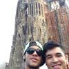 Neymar e seu amigo Gilmar visitam o Templo Sagrada Família, em Barcelona, em 30 de agosto de 2013