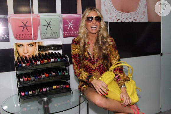 Adriane Galisteu lançou linha de esmaltes na 'Beauty Fair', no Expo Center Norte, São Paulo