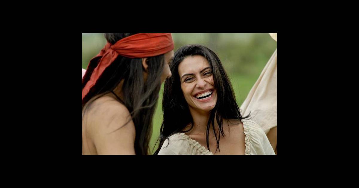 Cleo Pires sobre cenas de nudez em 'O Tempo e o Vento' 'Gosto de ficar