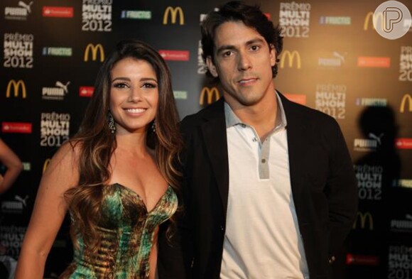 Paula Fernandes e Henrique do Valle estão juntos há seis meses; romance foi assumido em setembro de 2012