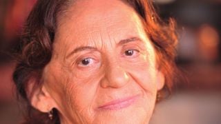Laura Cardoso chega aos 86 anos em 'Flor do Caribe' e descartando aposentadoria