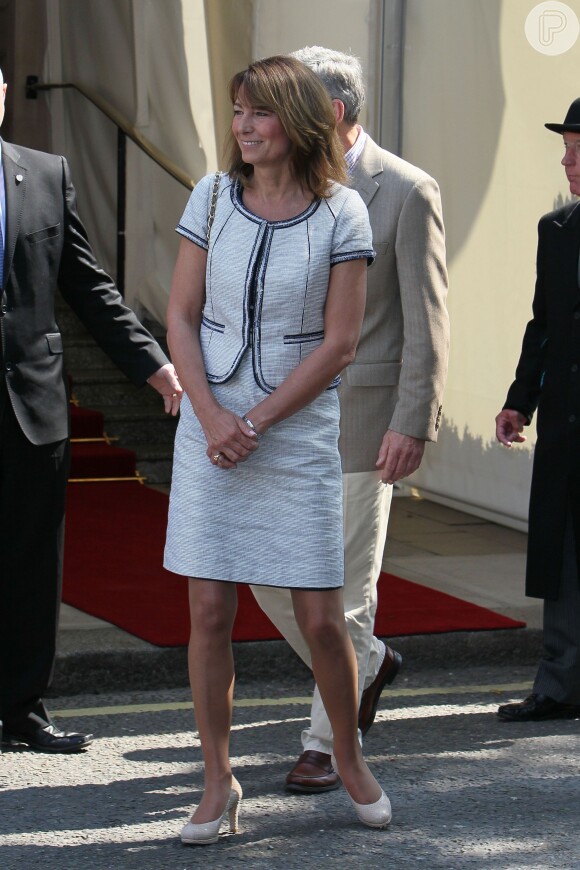 Mãe de Kate Middleton, Carole, foi eleita a avó mais estilosa do Reino Unido, superando a duquesa de Cornualha, Camilla Parker-Bowles