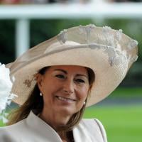 Mãe de Kate Middleton, Carole, é eleita a avó mais estilosa do Reino Unido