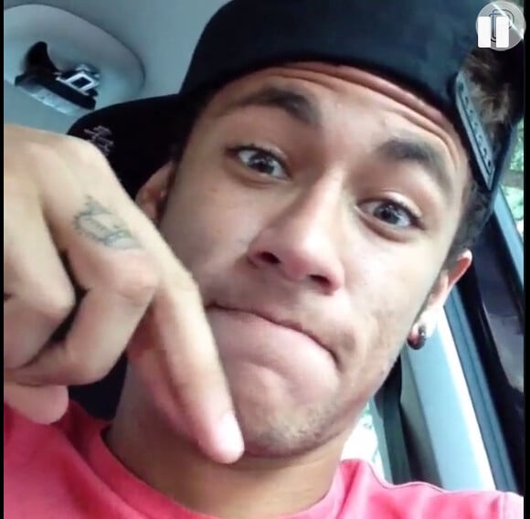 Neymar brinca em vídeo publicado no Instagram