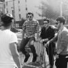 Os integrantes da banda Jonas Brothers fizeram uma sessão de fotos para uma revista gay em em sets improvisados na 'Semana de Moda de Nova York'