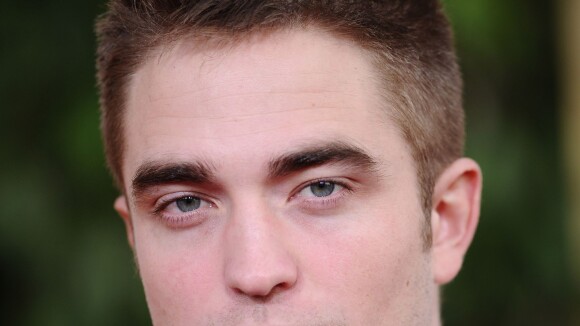 Robert Pattinson procura namorada e fala sobre separação de Kristen Stewart