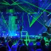 David Guetta usa e abusa de luzes e jogos de laser durante suas apresentações pelo mundo