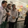 David Getta não passou desapercebido durante um passeio em um shopping do Rio de Janeiro e foi tietado pro fãs