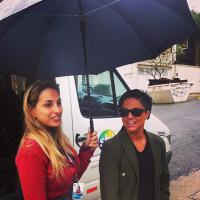 Thammy Miranda enfrenta chuva para gravar programa do SBT: 'Vamos que vamos'