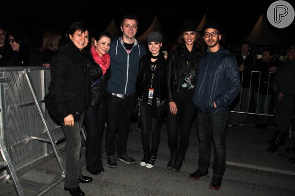 Sandy Leah foi com a família assistir ao show de John Mayer. Na plateia, Xororó, Noely, Lucas Lima, Júnior e a noiva, Monica Benini