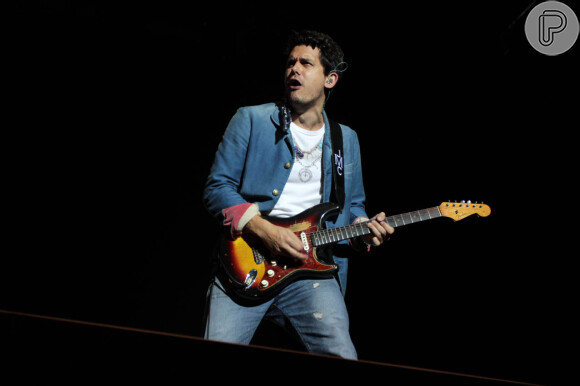 John Mayer homenageou o Brasil cantando 'If I Ever Get Around Living', na qual mesclou os acordes a canção com os de 'Garota de Ipanema'