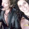 Veja como ficou a foto! Rosana Guedes garantiu um registro em sua câmera bem pertinho de Bon Jovi