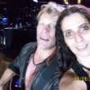 Mais uma foto que vai eternizar a grande noite de Rosana Guedes no palco do seu grande ídolo, Bon Jovi