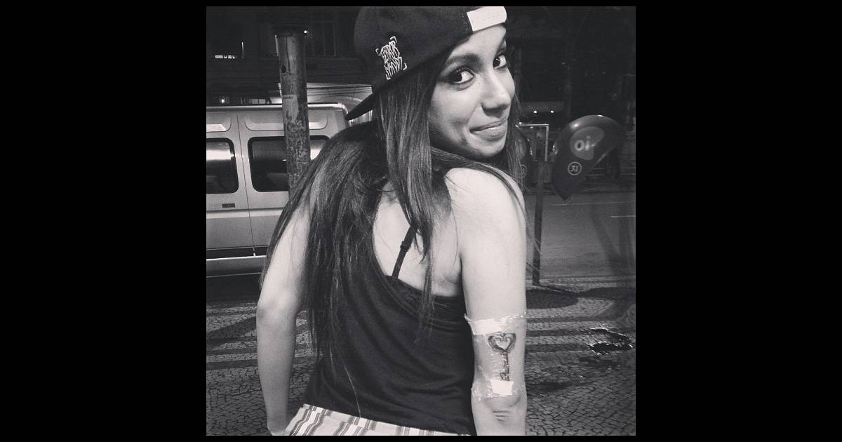 Anitta faz tatuagem no braço e publica foto no Instagram ...