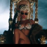 Rihanna lança clipe de 'Pour it Up' com pole dance e muito rebolado