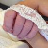 Esta é a mãozinha de Helena, filha de Vera Viel e Rodrigo Faro que nasceu no dia 21 de dezembro