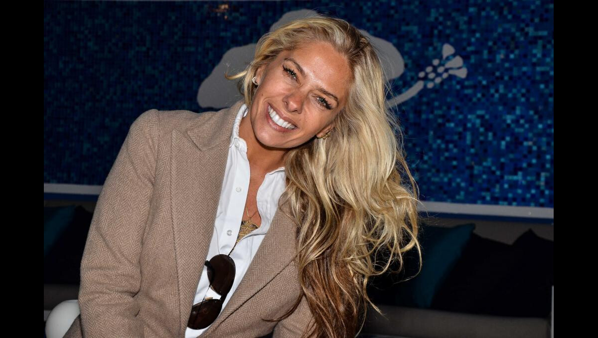 Foto: Adriane Galisteu apresentou o ‘É Show’, na Rede Record, entre