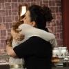 Em 'Amor à Vida', Natasha (Sophia Abrahão) conhece a mãe, Lídia (Ângela Rebello)