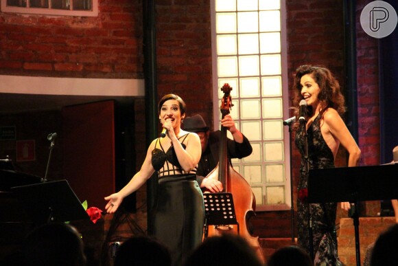 Claudia Ohana e Simone Gutierrez apresentam o show Elas Cantam Ella, em homenagem à cantora Ella Fitzgerald, na terça-feira, 26 de março de 2016, no Bourbon Street, em São Paulo