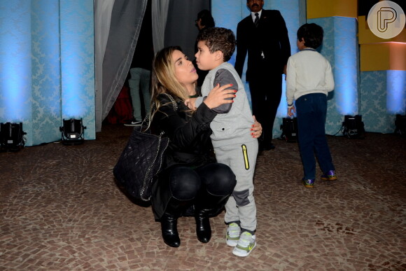 Wanessa Camargo e o filho José Marcus prestigiaram Isabella, filha de Carol Celico e do jogador Kaká