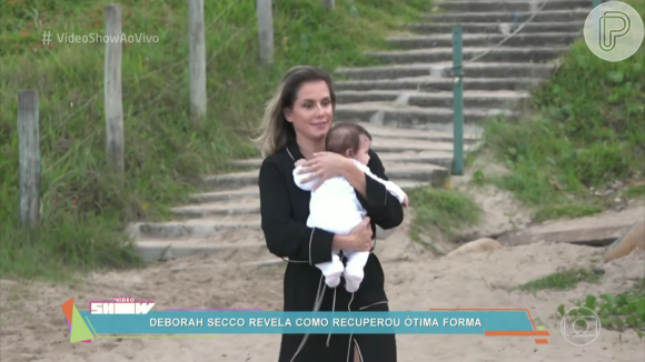 Deborah Secco mostra a filha, Maria Flor, em bastidores de ensaio de fotos na praia, no 'Vídeo Show' desta segunda-feira, 2 de maio de 2016