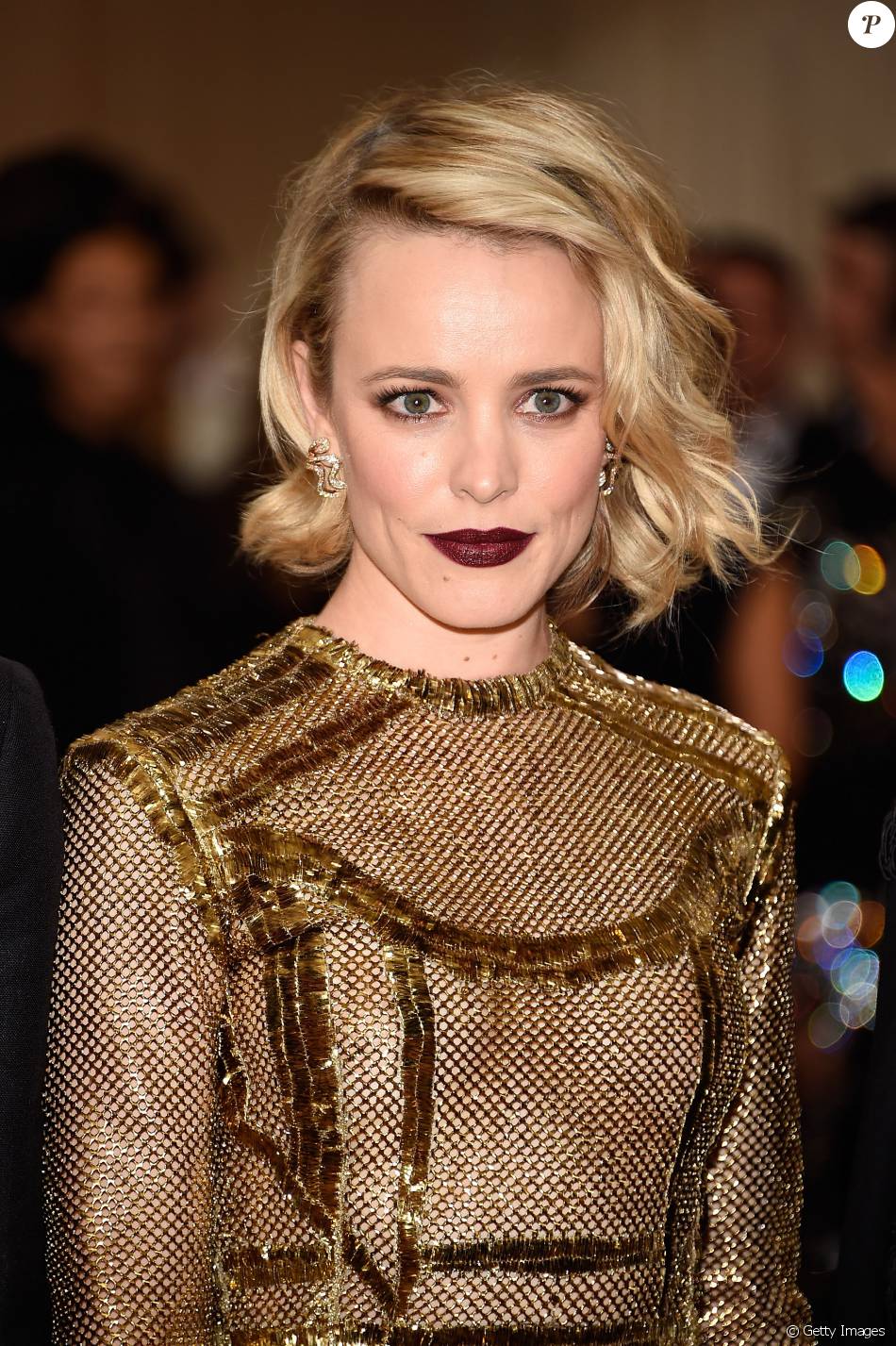 A atriz Rachel McAdams também usou o batom vinho com truque para uma