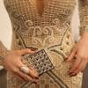 Além do vestido, Fernanda Keulla usou clutch com cristais, da Isla