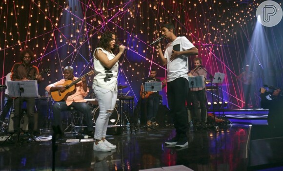 Anitta foi alvo de críticas ao aparecer bem diferente no programa 'Música Boa', do Multishow