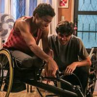 'Totalmente Demais':Jonatas abre mão de carro para dar cadeira de rodas a Wesley