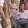 Wesley (Juan Paiva) foi atropelado e ficou paraplégico, na novela 'Totalmente Demais'