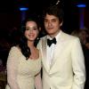 Desde 2012 ele namora a cantora Katy Perry, após alguns breves rompimentos