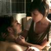Em 'Totalmente Demais', Rafael (Daniel Rocha) transa com Leila (Carla Salle) no chão da sala e a pede em namoro