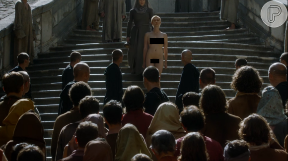 Lena Headey, a Cersei Lannister em 'Games of Thrones', apareceu nua na cena da 'Caminhada da Vergonha', mas corpo foi da dublê Rebecca Van Cleav