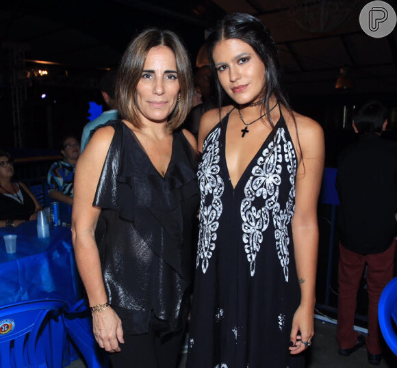 Gloria Pires e a filha Antonia Morais foram ao show de Orlando Moraes na quadra da Portela nesta quarta-feira, dia 11 de maio de 2016