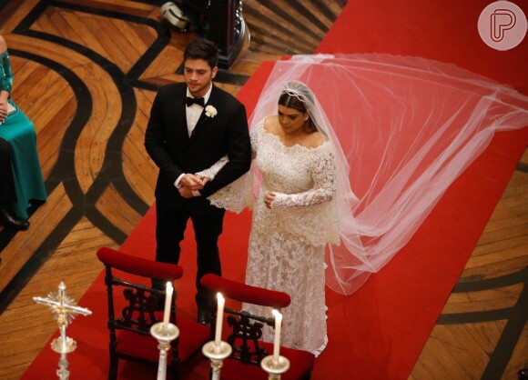 No Instagram, Preta Gil compartilhou algumas fotos da cerimônia e aproveitou para se declarar ao marido. 'Lembranças de um dia tão mágico'
