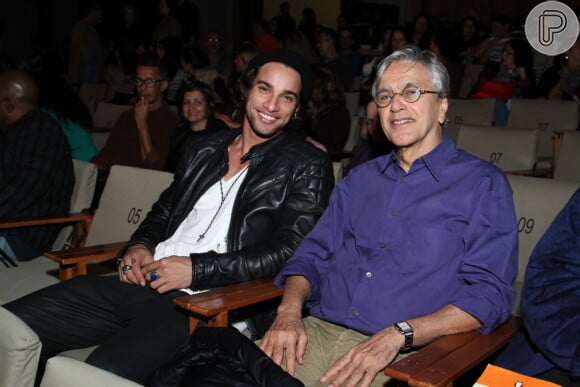 Pablo Morais assistiu ao show ao lado do cantor Caetano Veloso