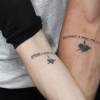 A tatuagem dos dois é uma frase da canção 'O chamado' que diz 'arriscar e amar até o fim'