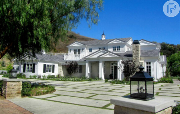 Aos 18 anos, Kylie Jenner compra nova mansão de R$ 21 milhões nos EUA